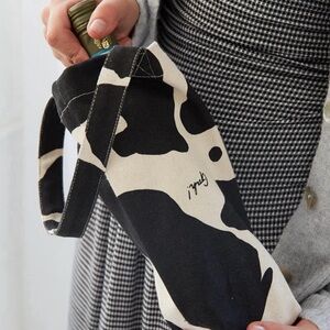 Lisa Says Gah Black and Cream Wristlet